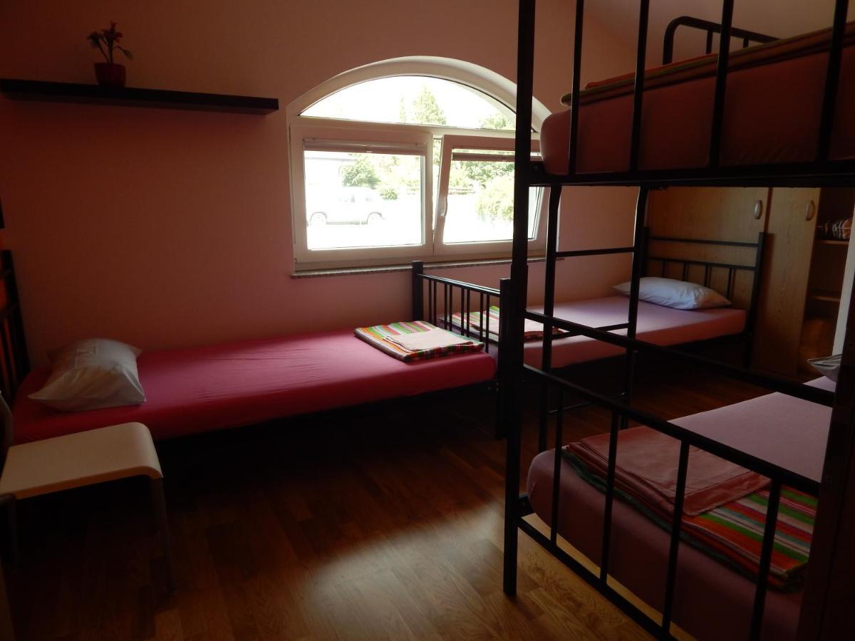 Hostel Ociski Raj Козина Номер фото