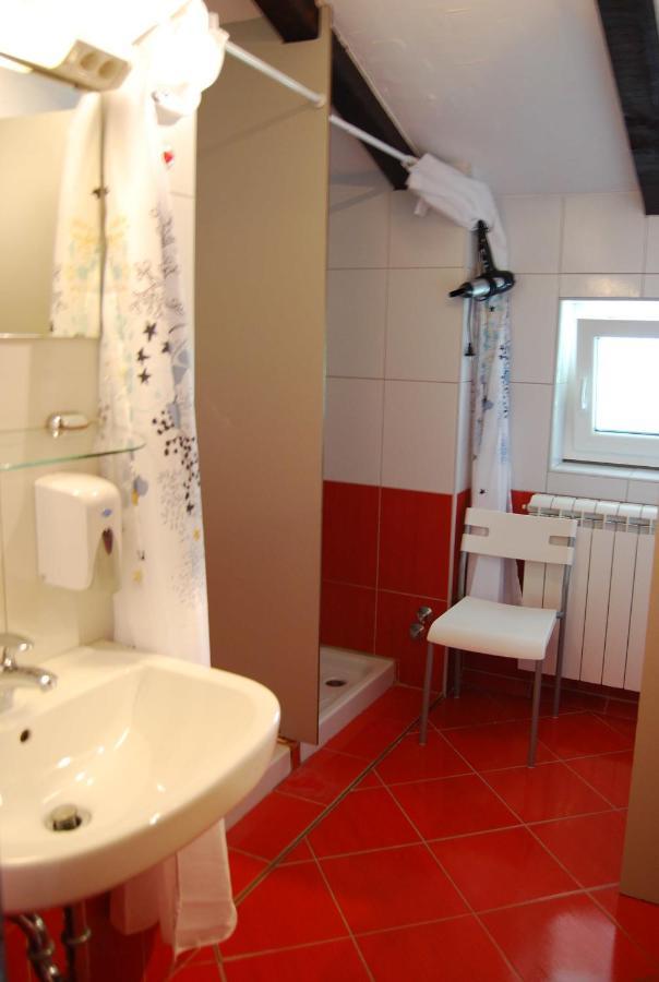 Hostel Ociski Raj Козина Номер фото
